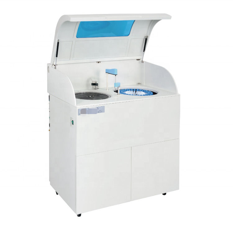 Kleinste grootte Veterinaire automatische biochemische analysator Bloedanalysator 300 snelheid Hospitale biochemische analysator