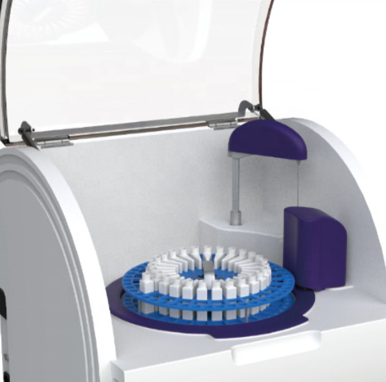 Commerciële Benchtop Mini Volautomatische Bloedchemie Analyser Kleinere Afmetingen Biochemische Analyser Ziekenhuis Kliniek Biochemie Analyser